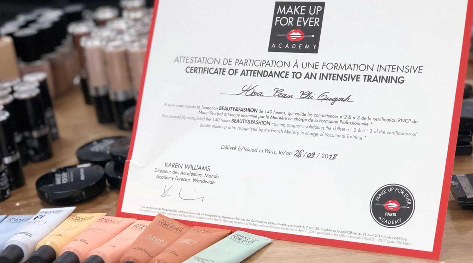 Makeup Artist Trần Quỳnh Hoa Đào tạo trang điểm chuyên nghiệp, cá nhân